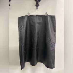 CLAIRE FRANCE Elegant Black Leather Skirt